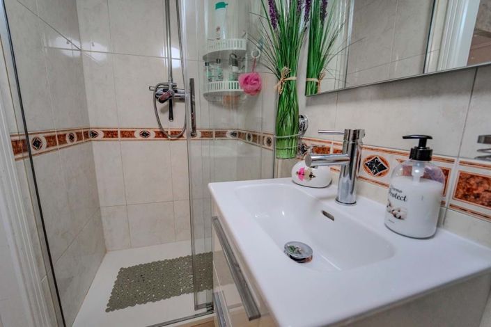 Image No.42-3 Bed Townhouse for sale