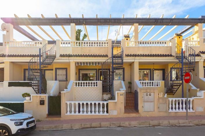 Image No.1-3 Bed Townhouse for sale