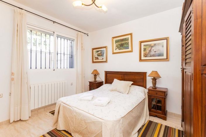 Image No.18-3 Bed Townhouse for sale