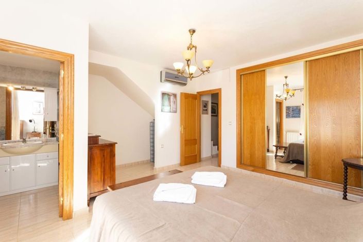 Image No.23-3 Bed Townhouse for sale