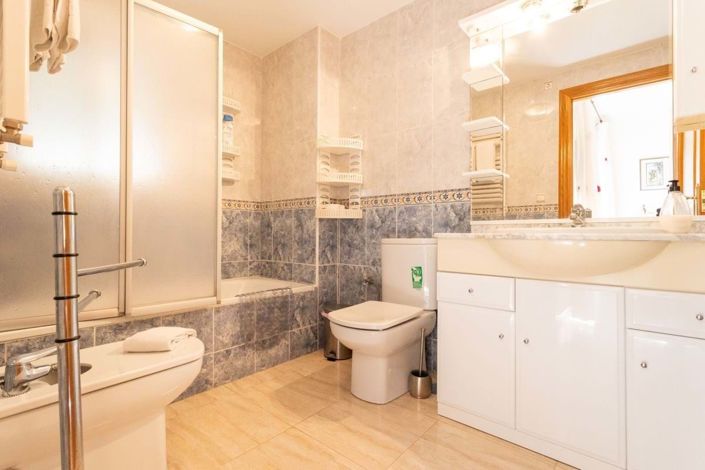 Image No.24-3 Bed Townhouse for sale