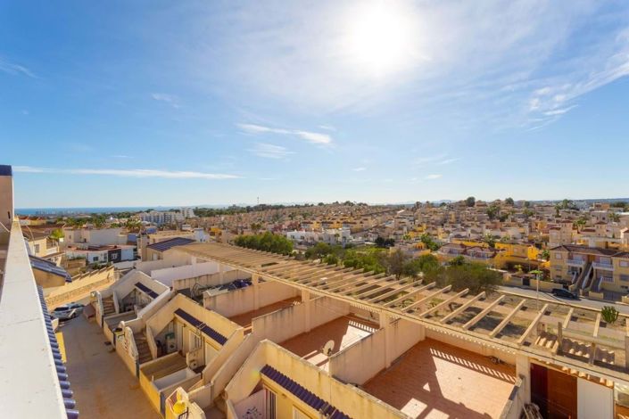 Image No.28-3 Bed Townhouse for sale