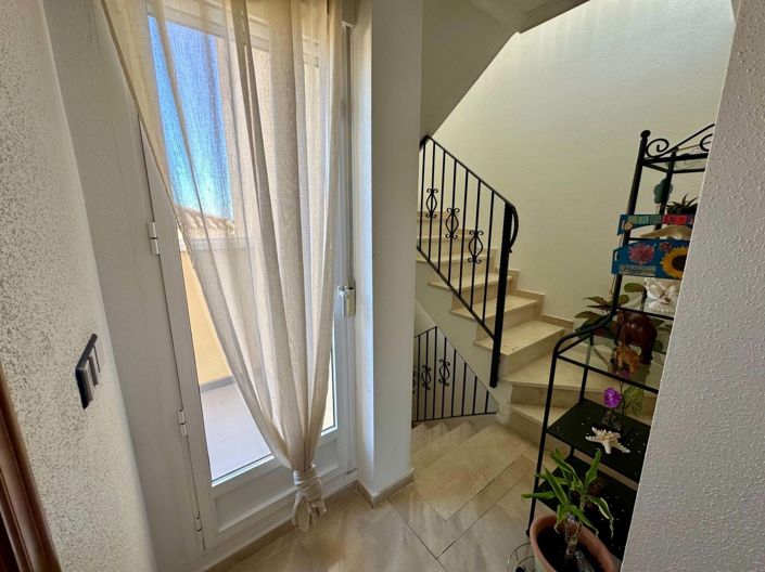 Image No.15-4 Bed Townhouse for sale