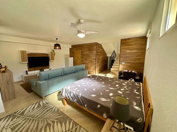 Image No.23-4 Bed Townhouse for sale