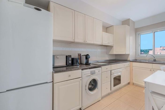 Image No.20-2 Bed Apartment for sale