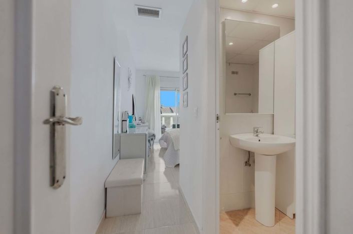 Image No.35-2 Bed Apartment for sale