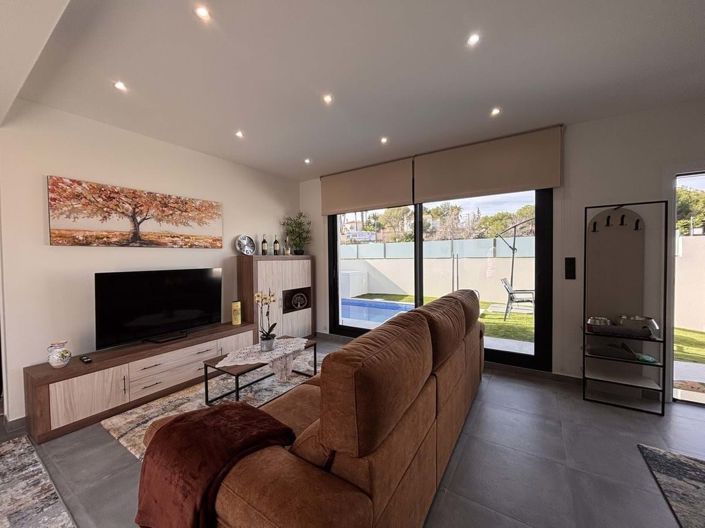 Image No.12-2 Bed Villa for sale