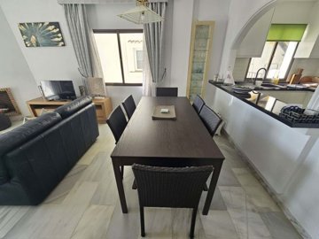 1447-650760-78d1f4f8b6655591b02d22fabb36a692d