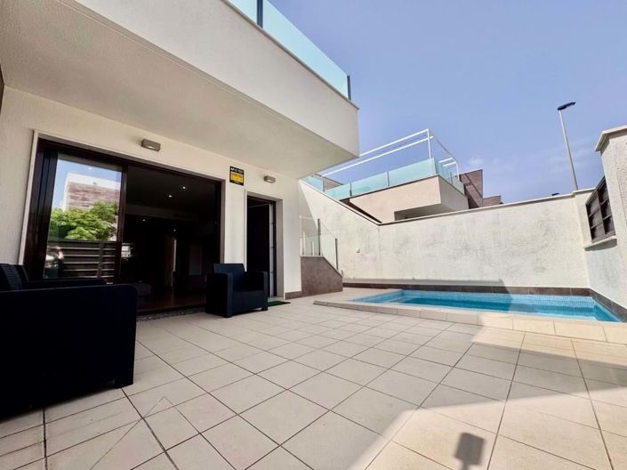 Image No.2-3 Bed Townhouse for sale