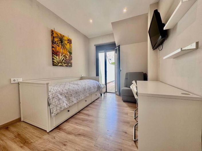 Image No.8-3 Bed Townhouse for sale