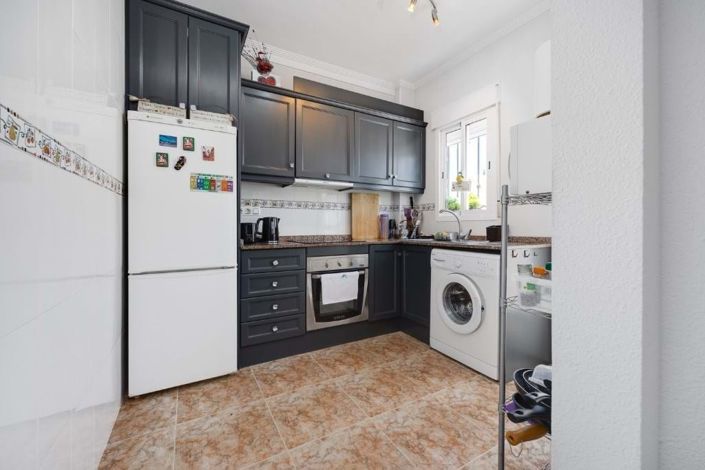 Image No.14-2 Bed Townhouse for sale