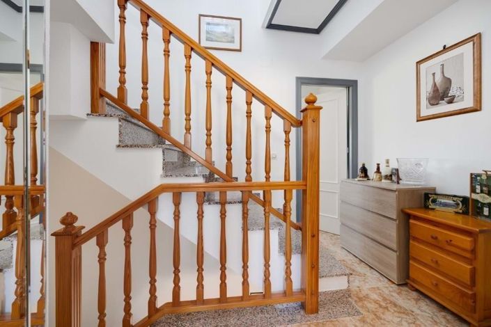 Image No.16-2 Bed Townhouse for sale