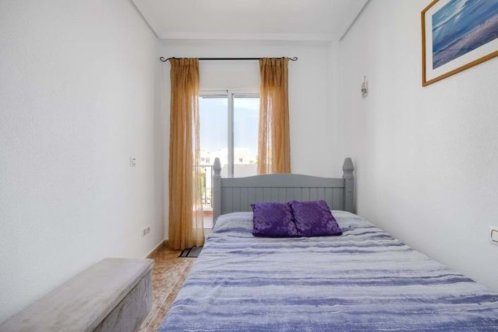 Image No.20-2 Bed Townhouse for sale