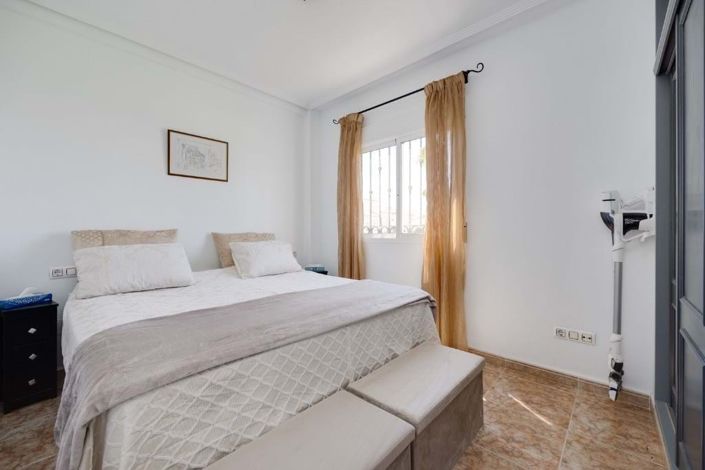 Image No.24-2 Bed Townhouse for sale