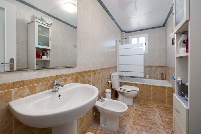 Image No.27-2 Bed Townhouse for sale