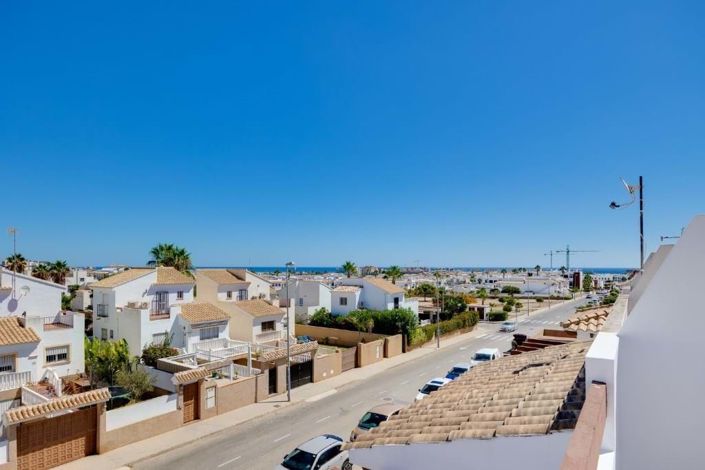 Image No.40-2 Bed Townhouse for sale