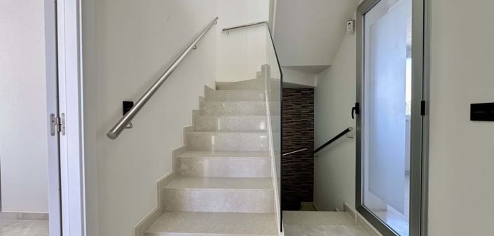 Image No.38-3 Bed Villa for sale