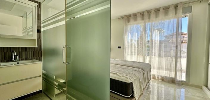 Image No.40-3 Bed Villa for sale