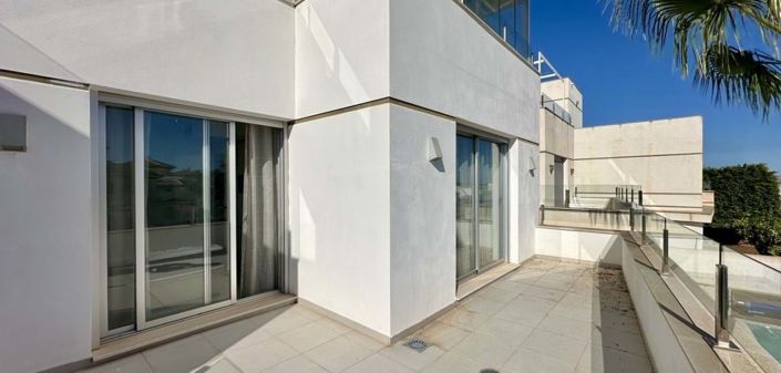 Image No.49-3 Bed Villa for sale