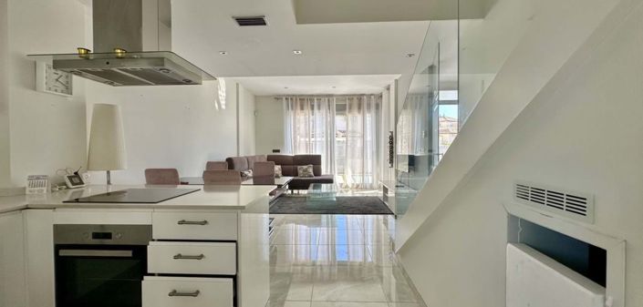 Image No.9-3 Bed Villa for sale