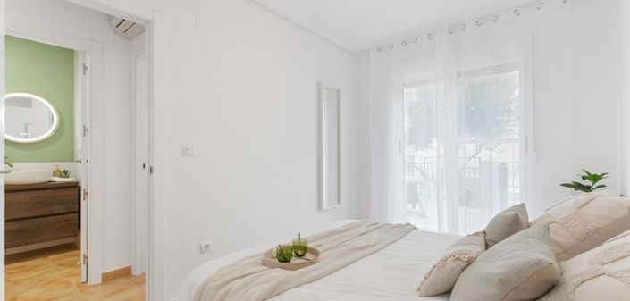 Image No.13-2 Bed Townhouse for sale