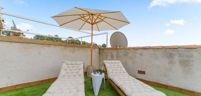 Image No.37-2 Bed Townhouse for sale