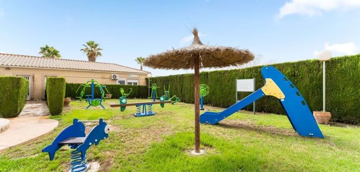 Image No.42-2 Bed Townhouse for sale