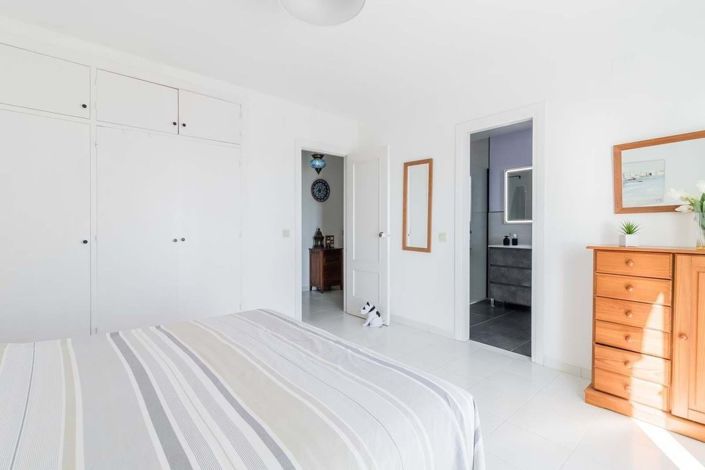 Image No.12-2 Bed Townhouse for sale