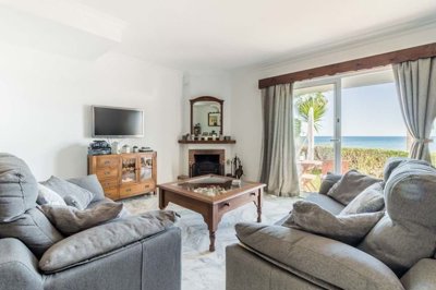 1447-651254-78d1f4f8b6655591b02d22fabb36a692d