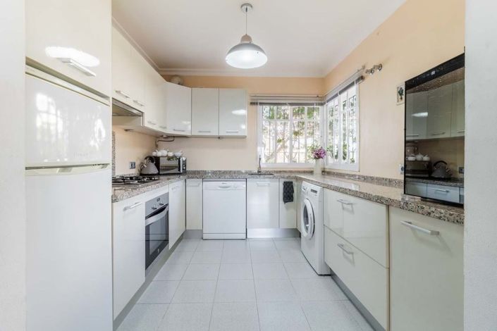 Image No.9-2 Bed Townhouse for sale