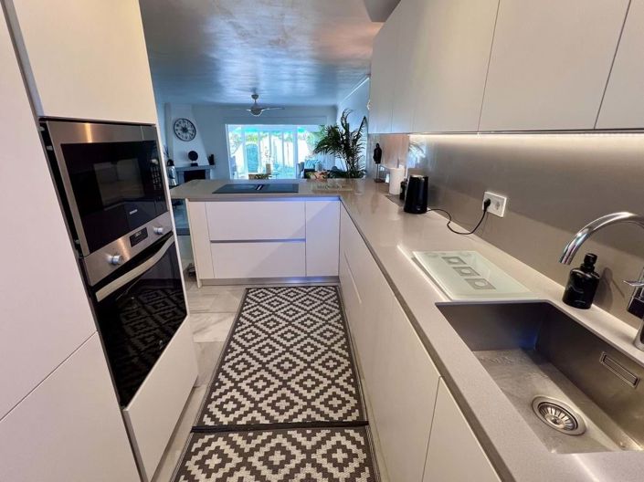 Image No.10-3 Bed Townhouse for sale