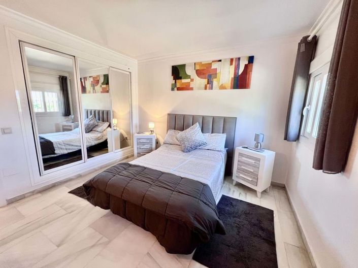 Image No.17-3 Bed Townhouse for sale