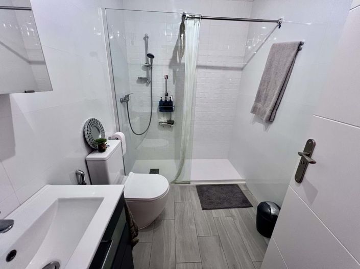 Image No.20-3 Bed Townhouse for sale