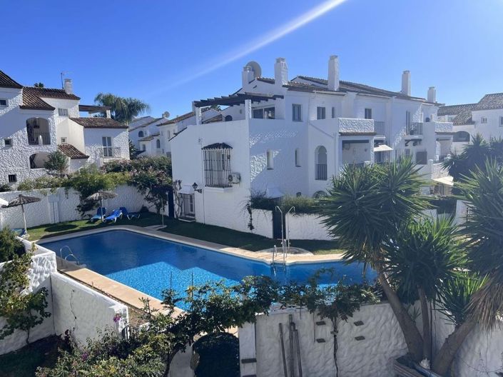 Image No.25-3 Bed Townhouse for sale