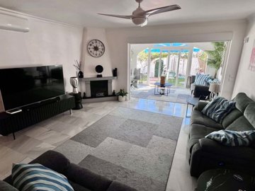 1447-651250-78d1f4f8b6655591b02d22fabb36a692d