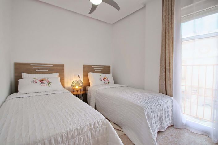 Image No.15-2 Bed Bungalow for sale