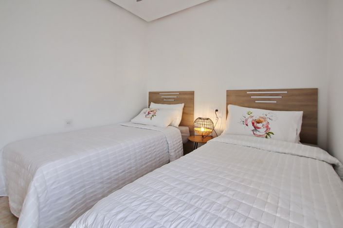 Image No.16-2 Bed Bungalow for sale