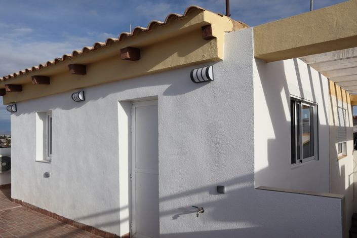 Image No.20-2 Bed Bungalow for sale