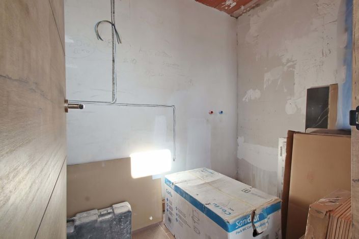 Image No.27-2 Bed Bungalow for sale