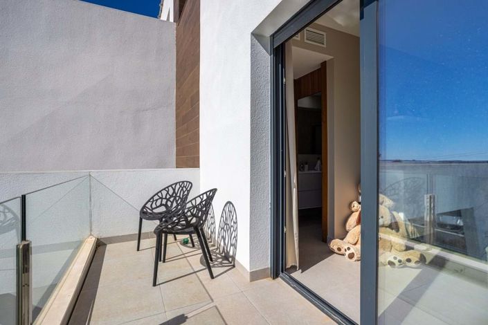 Image No.24-3 Bed Villa for sale