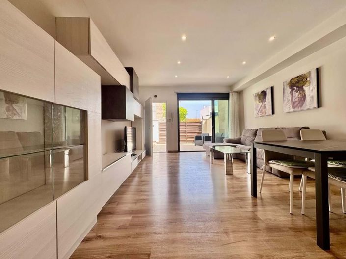 Image No.1-3 Bed Villa for sale