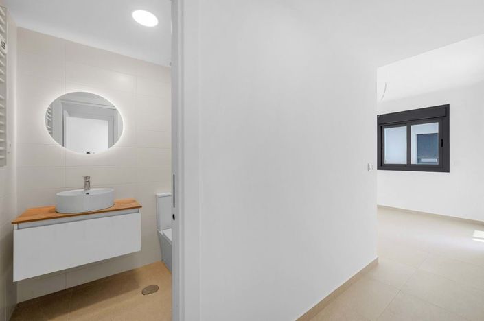 Image No.13-2 Bed Apartment for sale