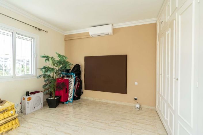 Image No.10-3 Bed Apartment for sale