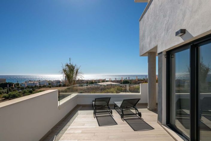 Image No.1-4 Bed Apartment for sale