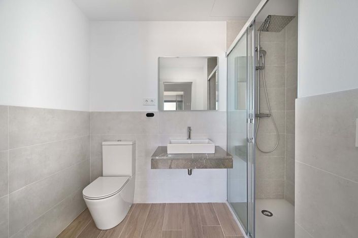 Image No.17-4 Bed Apartment for sale