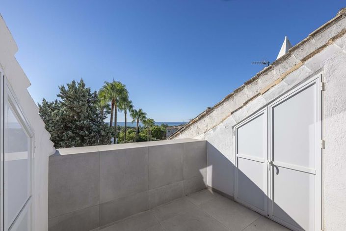 Image No.18-3 Bed Townhouse for sale