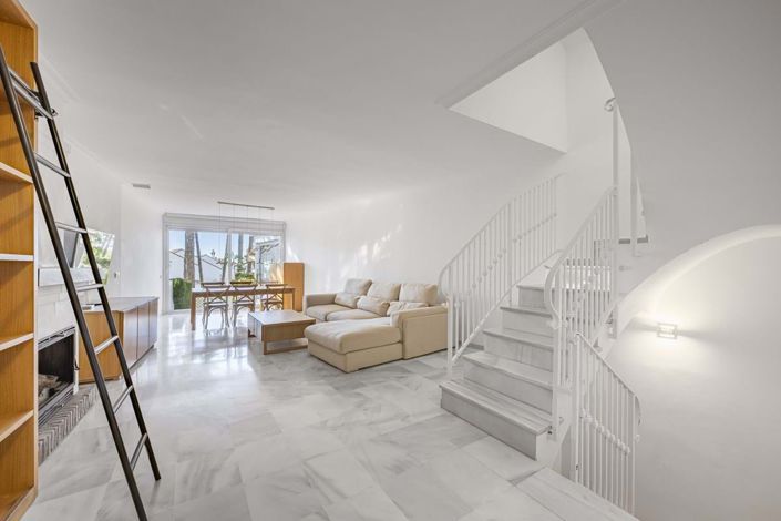 Image No.2-3 Bed Townhouse for sale