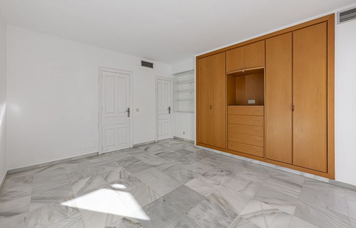 Image No.20-3 Bed Townhouse for sale