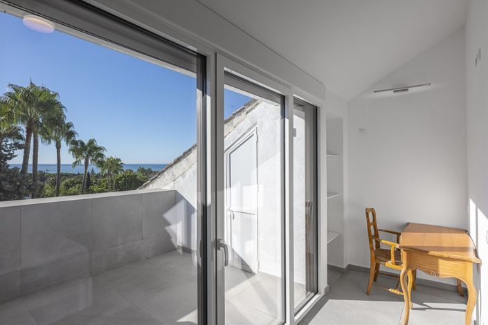 Image No.21-3 Bed Townhouse for sale