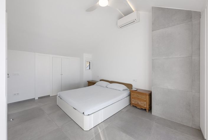 Image No.22-3 Bed Townhouse for sale